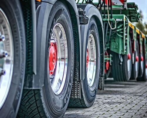 truck-heavy-duty-tractor-transport